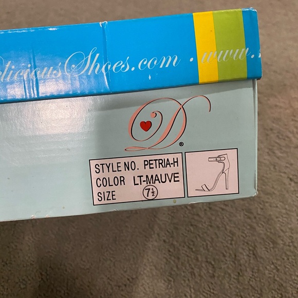 Petria Heels 7.5 - Picture 11 of 11